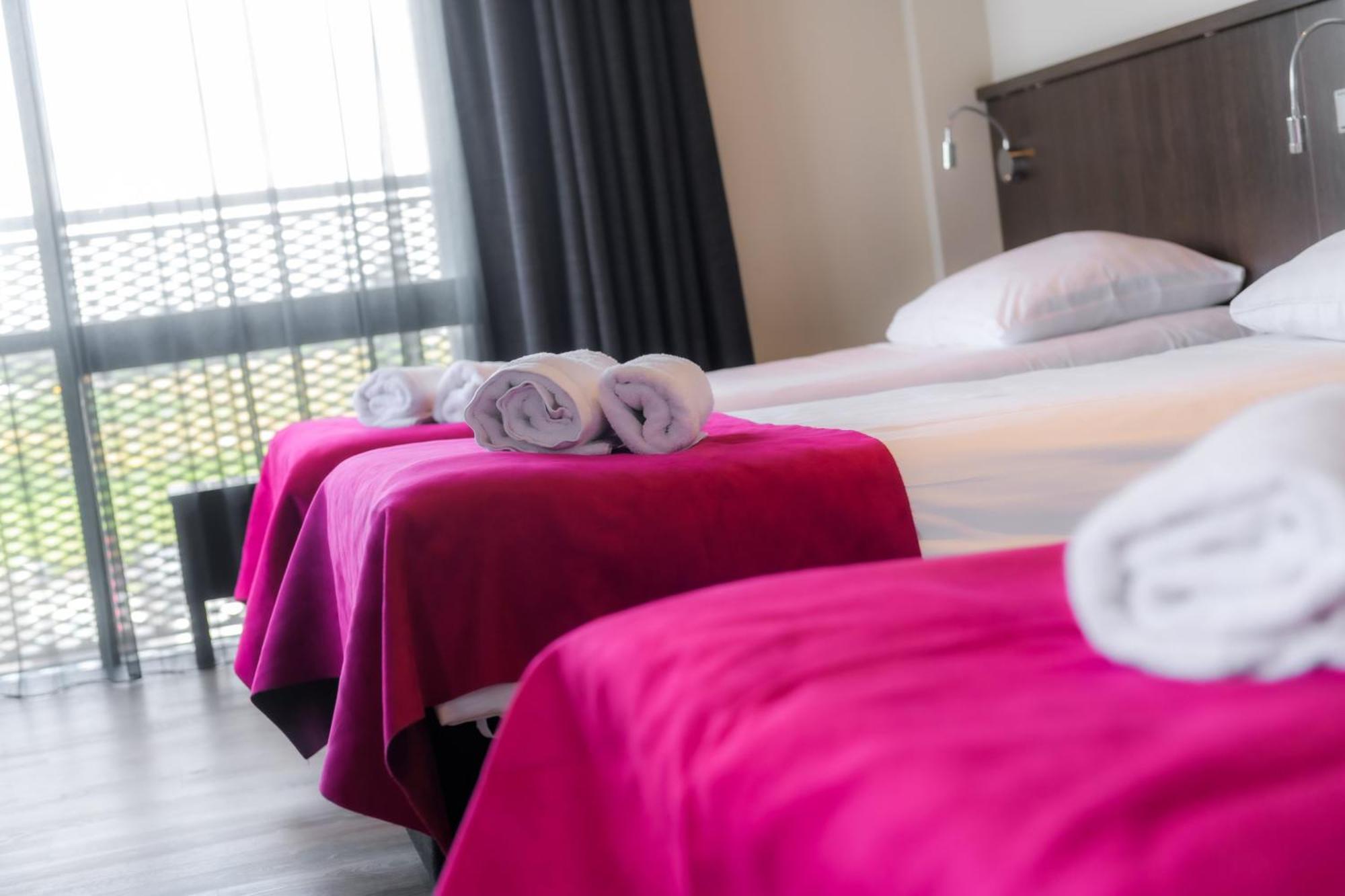 Bas World Hotel Вегел Экстерьер фото